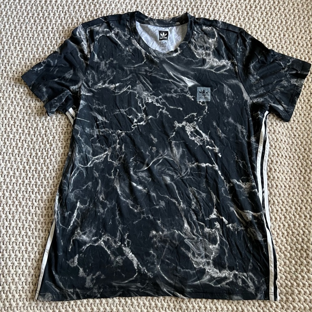 Adidas tee